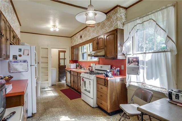 3908 Valley Road Nashville, TN 37205 - Photo 5 of 16 Main level kitchen - the den is just behind this room
