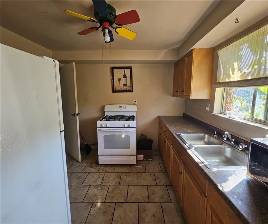 1360 Laketon Road Pittsburgh, PA 15221 - Photo 6 of 34 Gallery Image 6