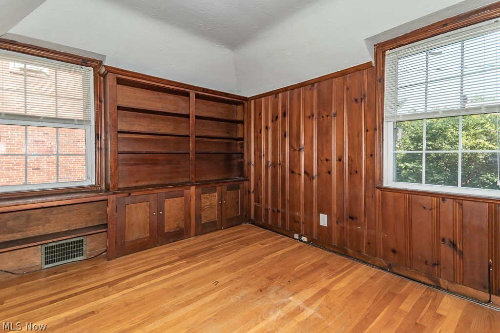 3129 Keswick Road Cleveland, OH 44120 - Photo 17 of 28