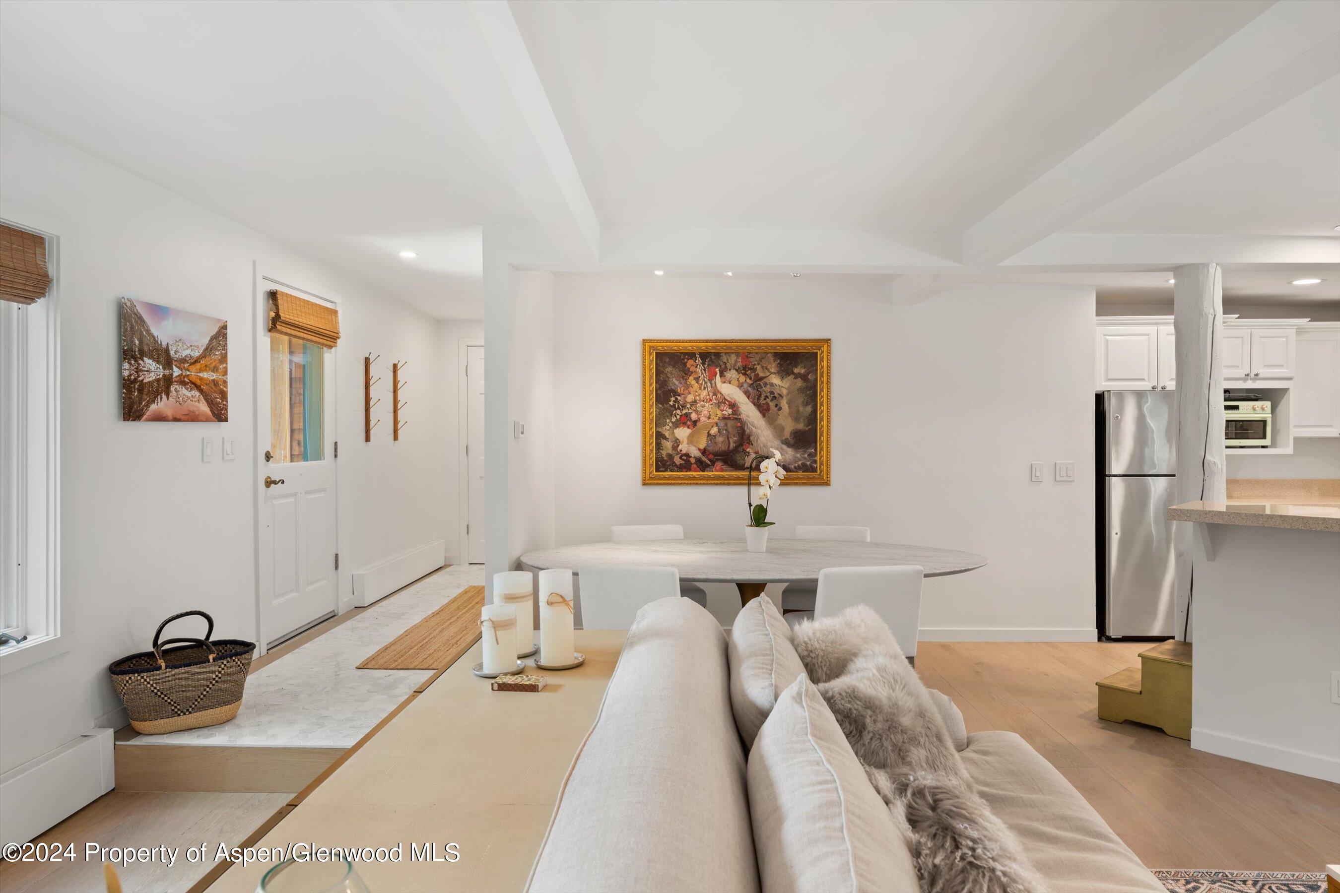 950 East Durant Avenue, Unit 6 Aspen, CO 81611 - Photo 14 of 27 19-960eDurant_24082018