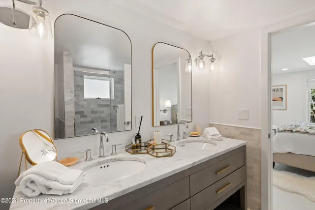 $12,000 | 950 East Durant Avenue, Unit 6, Aspen, CO 81611