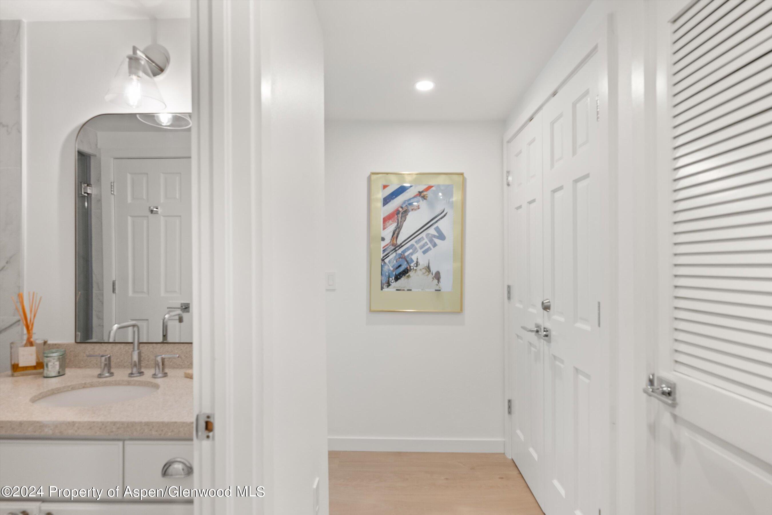 950 East Durant Avenue, Unit 6 Aspen, CO 81611 - Photo 24 of 27 35-960eDurant_24082033