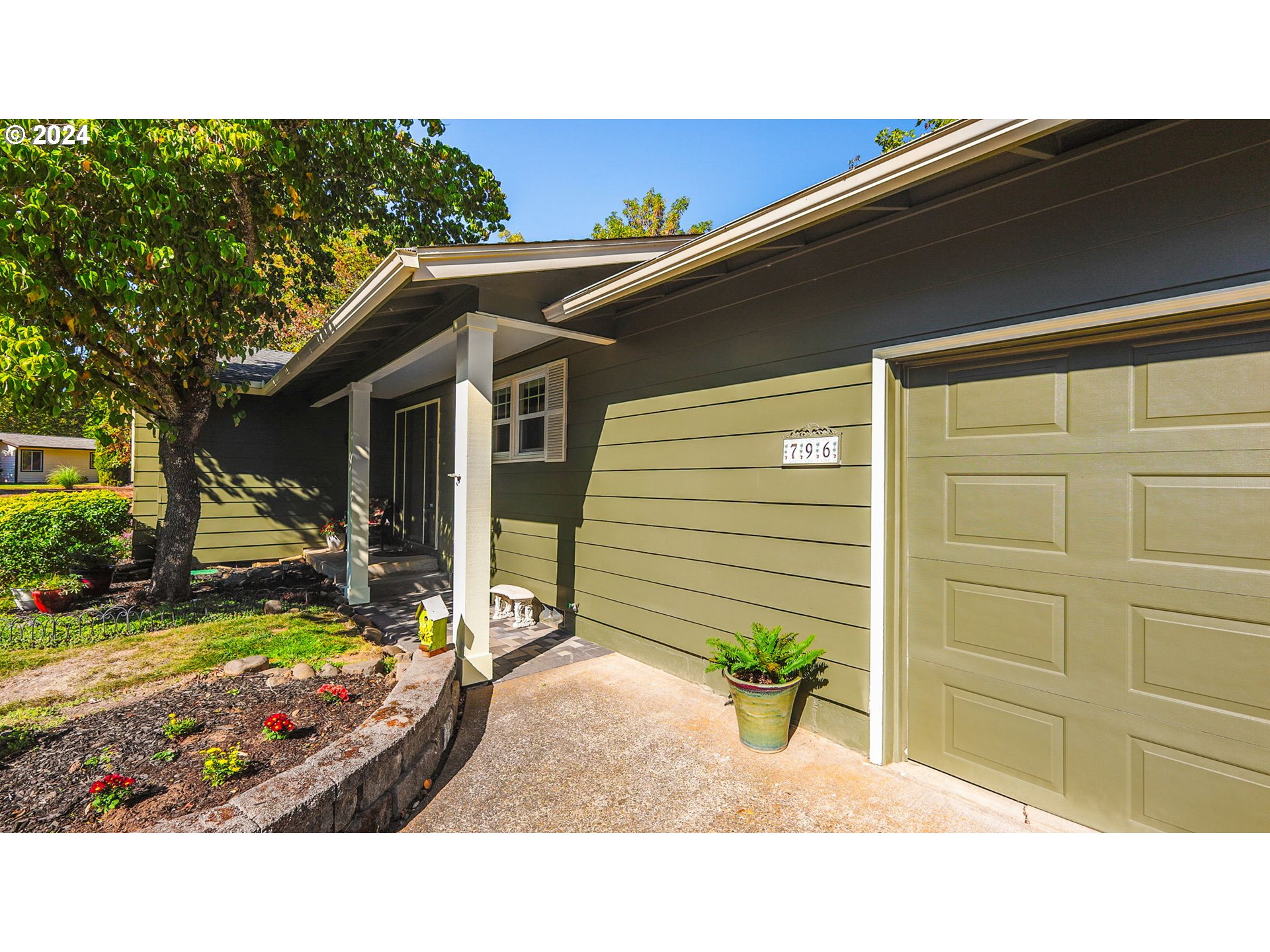 796 Southwest Mill Street Dallas, OR 97338 - Photo 3 of 30 Gallery Image 3