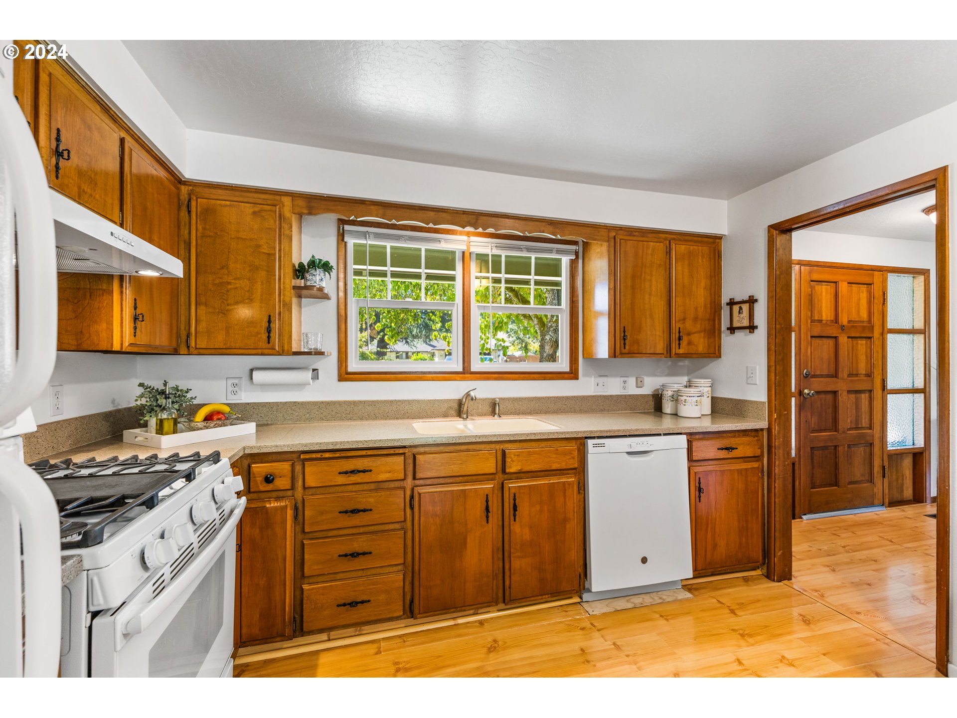 796 Southwest Mill Street Dallas, OR 97338 - Photo 9 of 30 Gallery Image 9