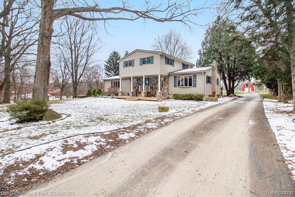 6387 Shappie Road Clarkston, MI 48348 - Photo 2 of 42