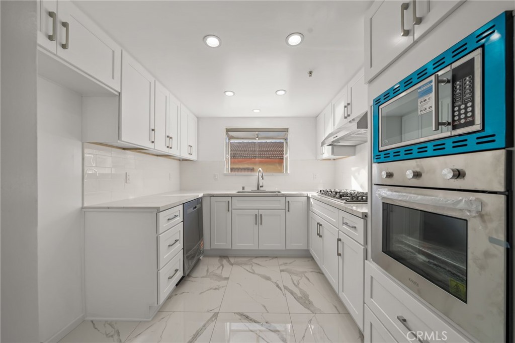 1713 Vine Street, Unit B Alhambra, CA 91801 - Photo 1 of 34