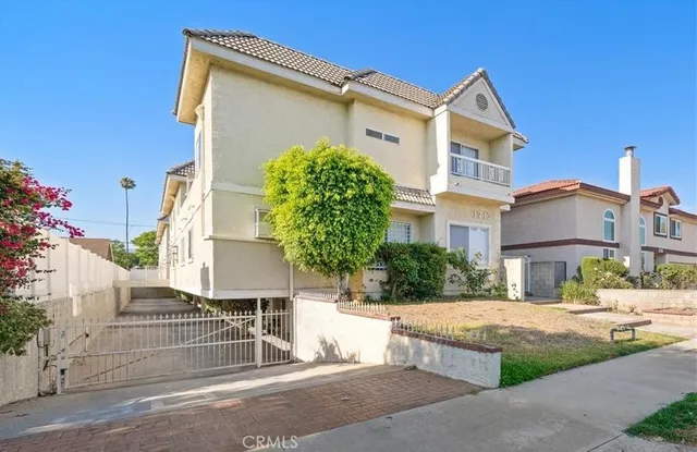 $749,999 | 1713 Vine Street, Unit B, Alhambra, CA 91801