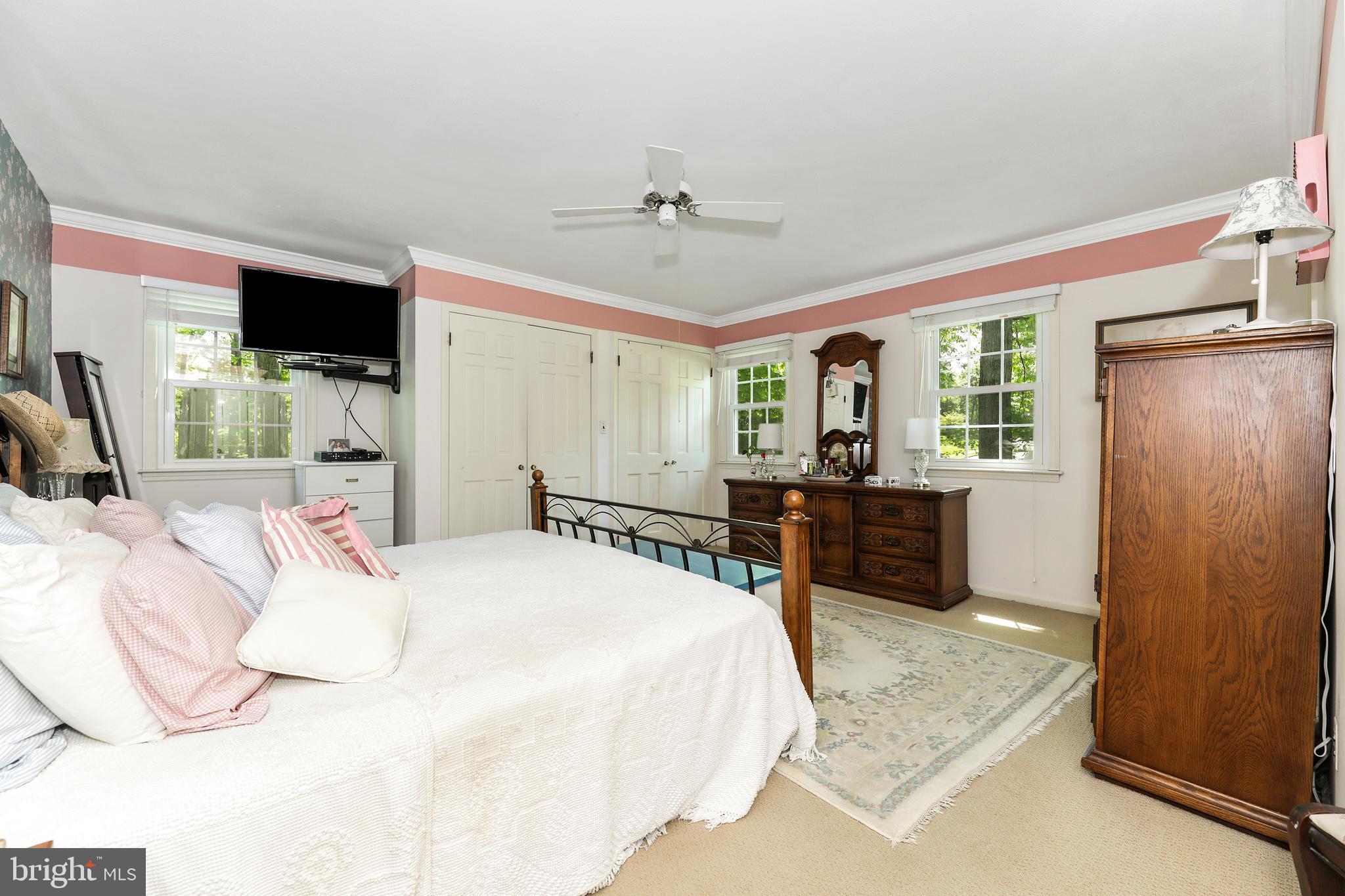 60 Lochatong Road Ewing, NJ 08628 - Photo 17 of 29 Primary bedroom suite with walk in closet.