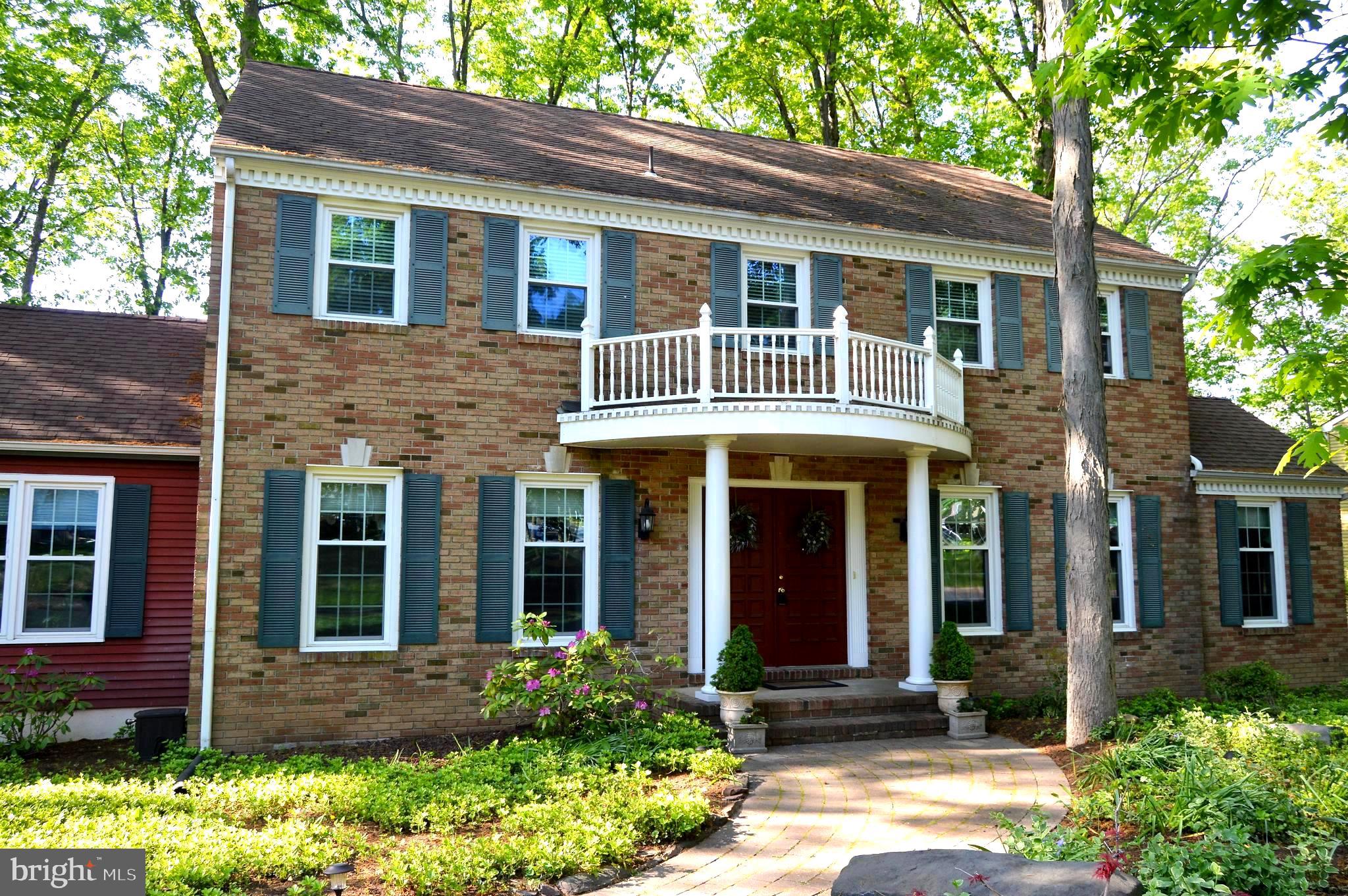 Front walkway and entrance.