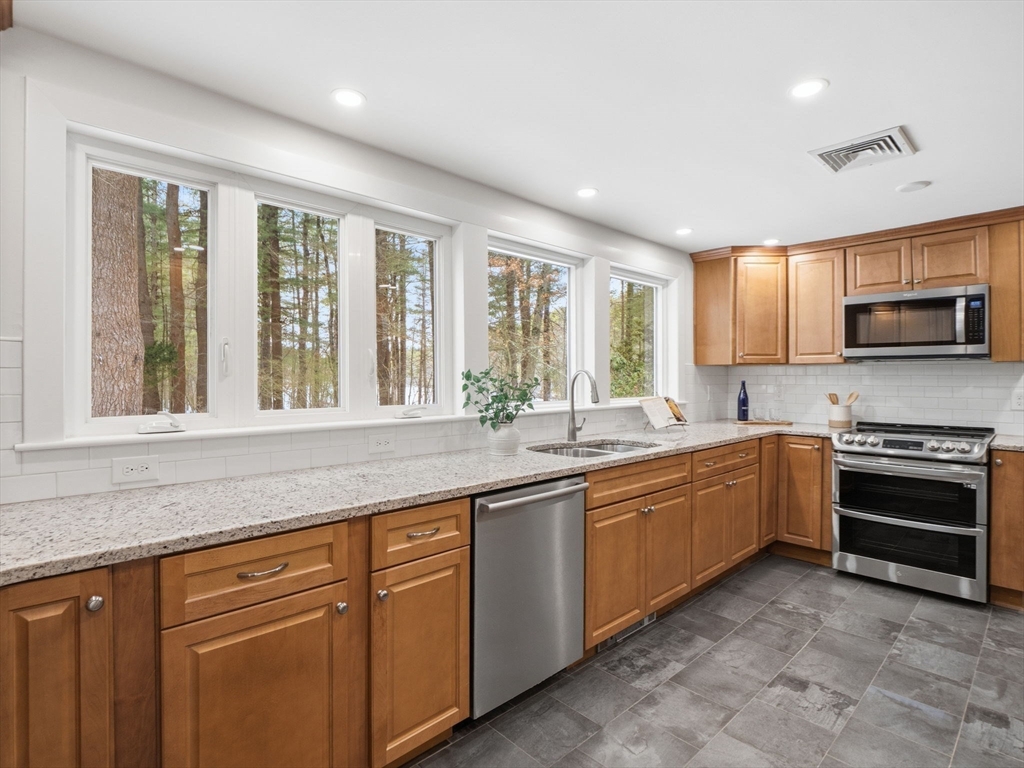 47 Harold Parker Road Andover, MA 01810 - Photo 11 of 35