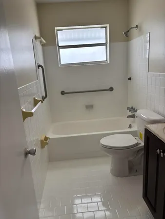 $1,400 | 2929 Southeast Ocean Boulevard, Unit G6, Stuart, FL 34996