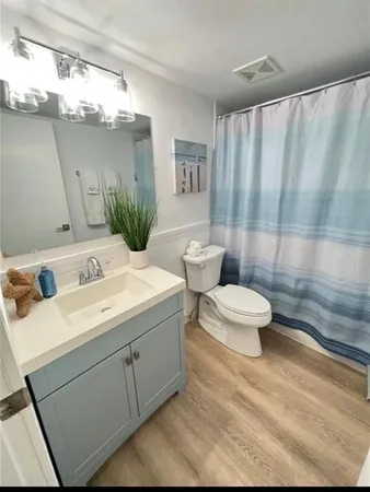 $3,000 | 7203 Curtiss Avenue, Unit 1A, Sarasota, FL 34231
