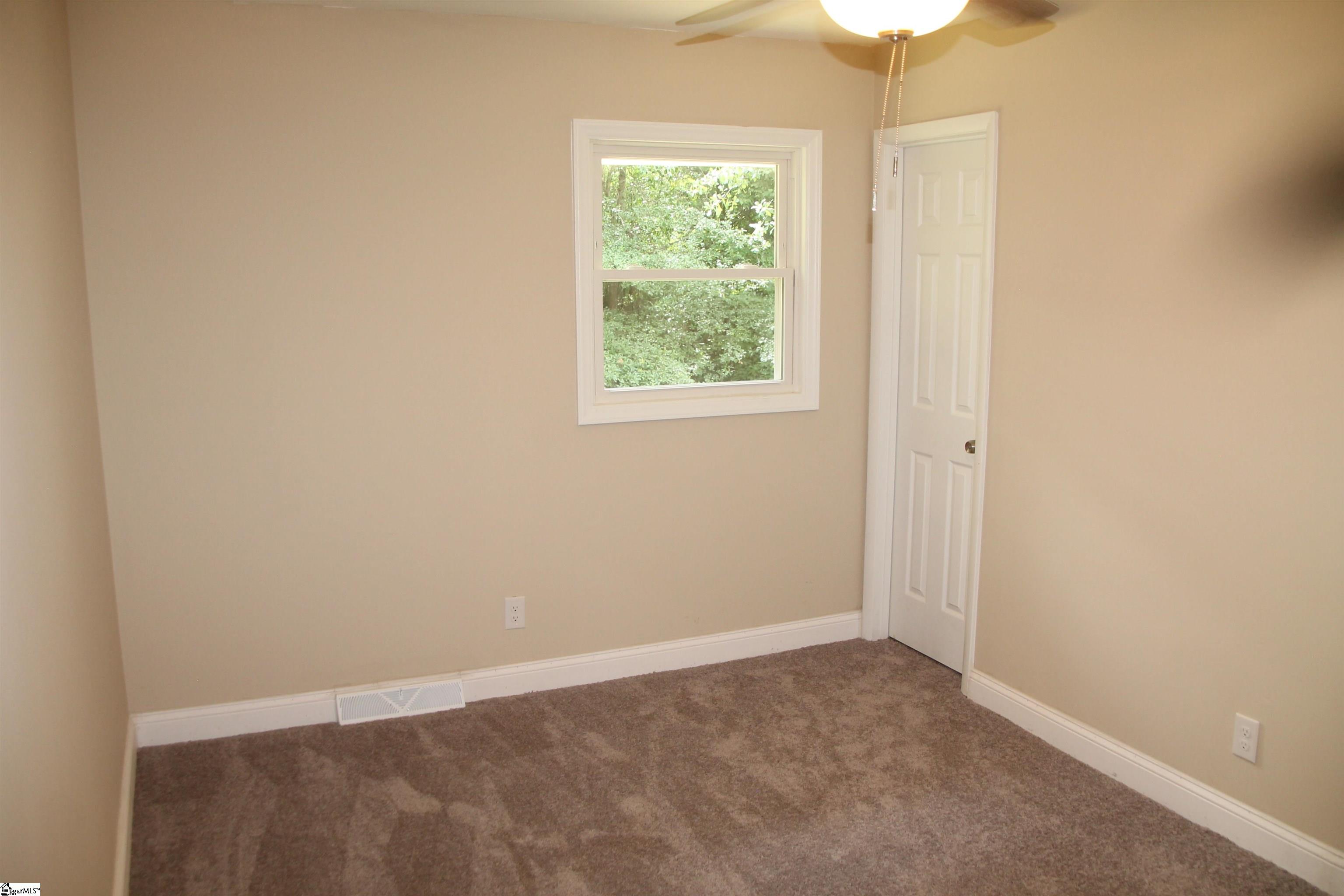 531 Ridgewood Drive Greenville, SC 29607 - Photo 10 of 25 Gallery Image 10