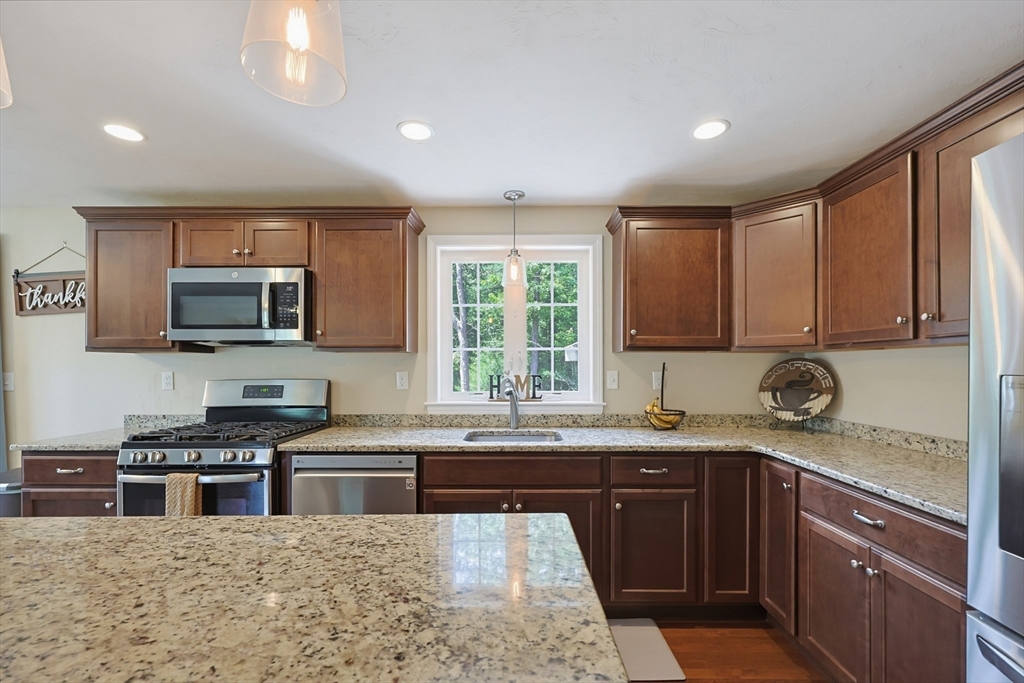 5 County Street Berkley, MA 02779 - Photo 14 of 40