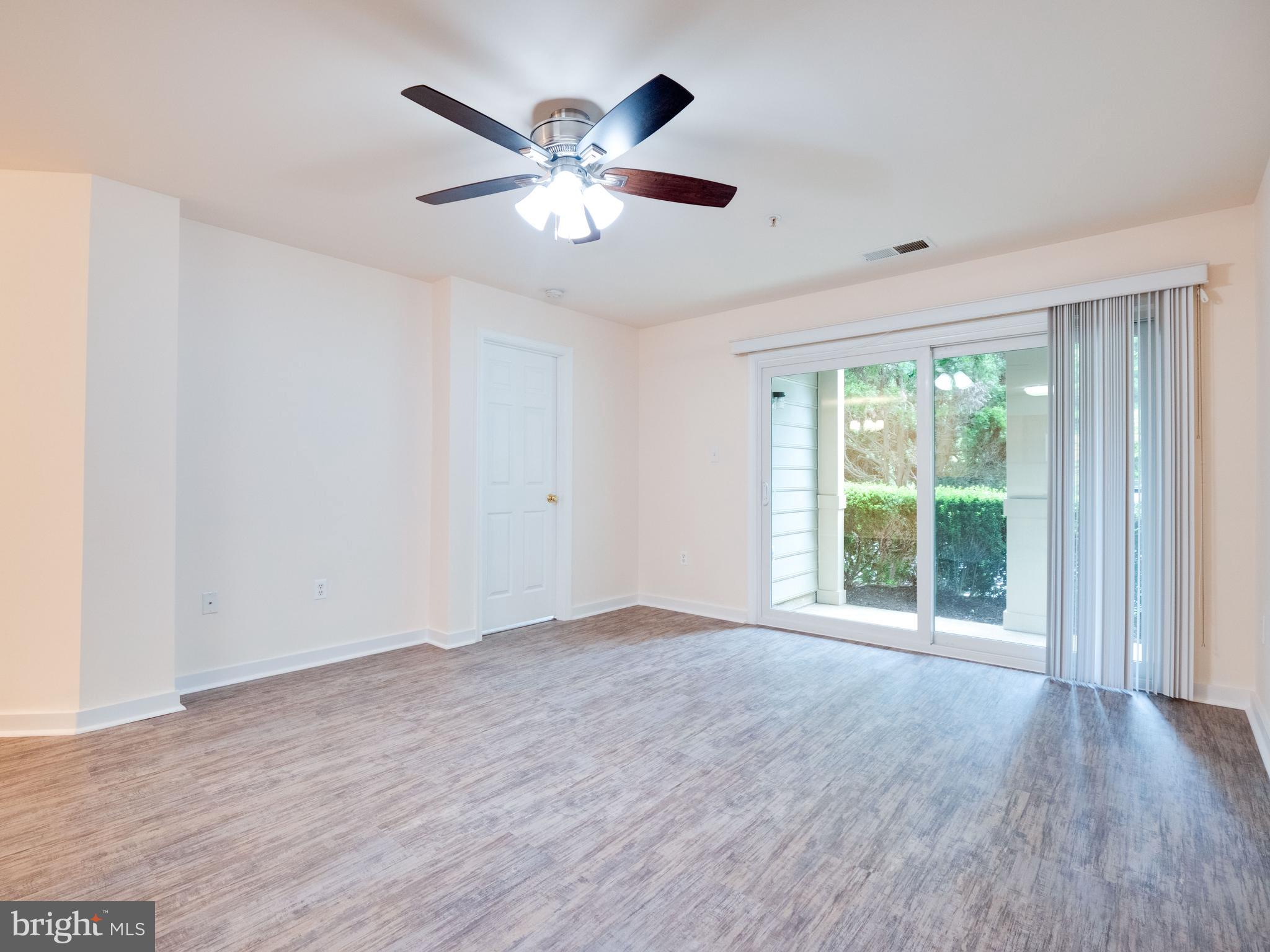1049 Gardenview Loop, Unit 201 Woodbridge, VA 22191 - Photo 2 of 23 Living Room
