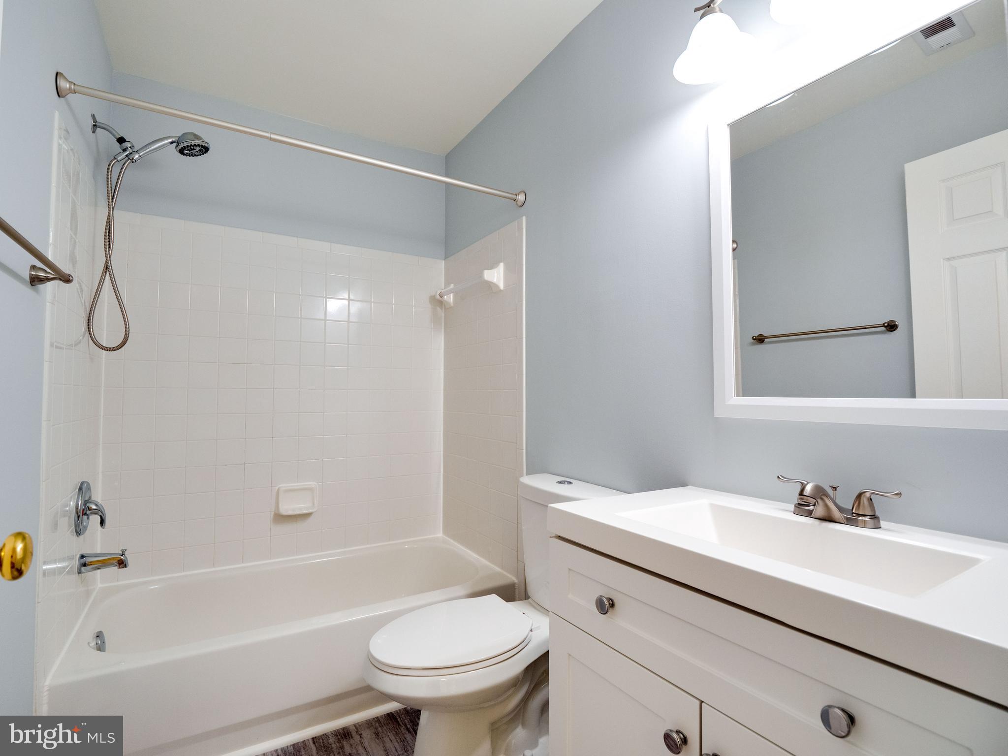 1049 Gardenview Loop, Unit 201 Woodbridge, VA 22191 - Photo 18 of 23 En-Suite Bathroom 1