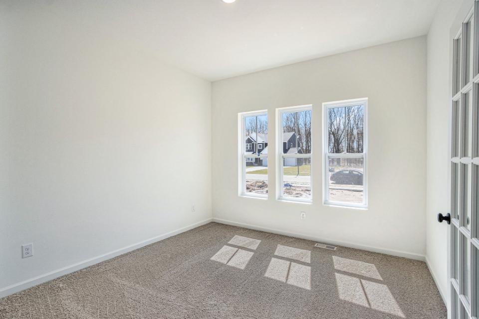 6225 Comiskey Road Stevensville, MI 49127 - Photo 9 of 31 8-APP056-E2390-Den