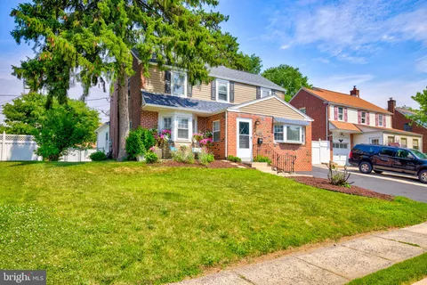 $450,000 | 560 Holmes Road, Morton, PA 19070
