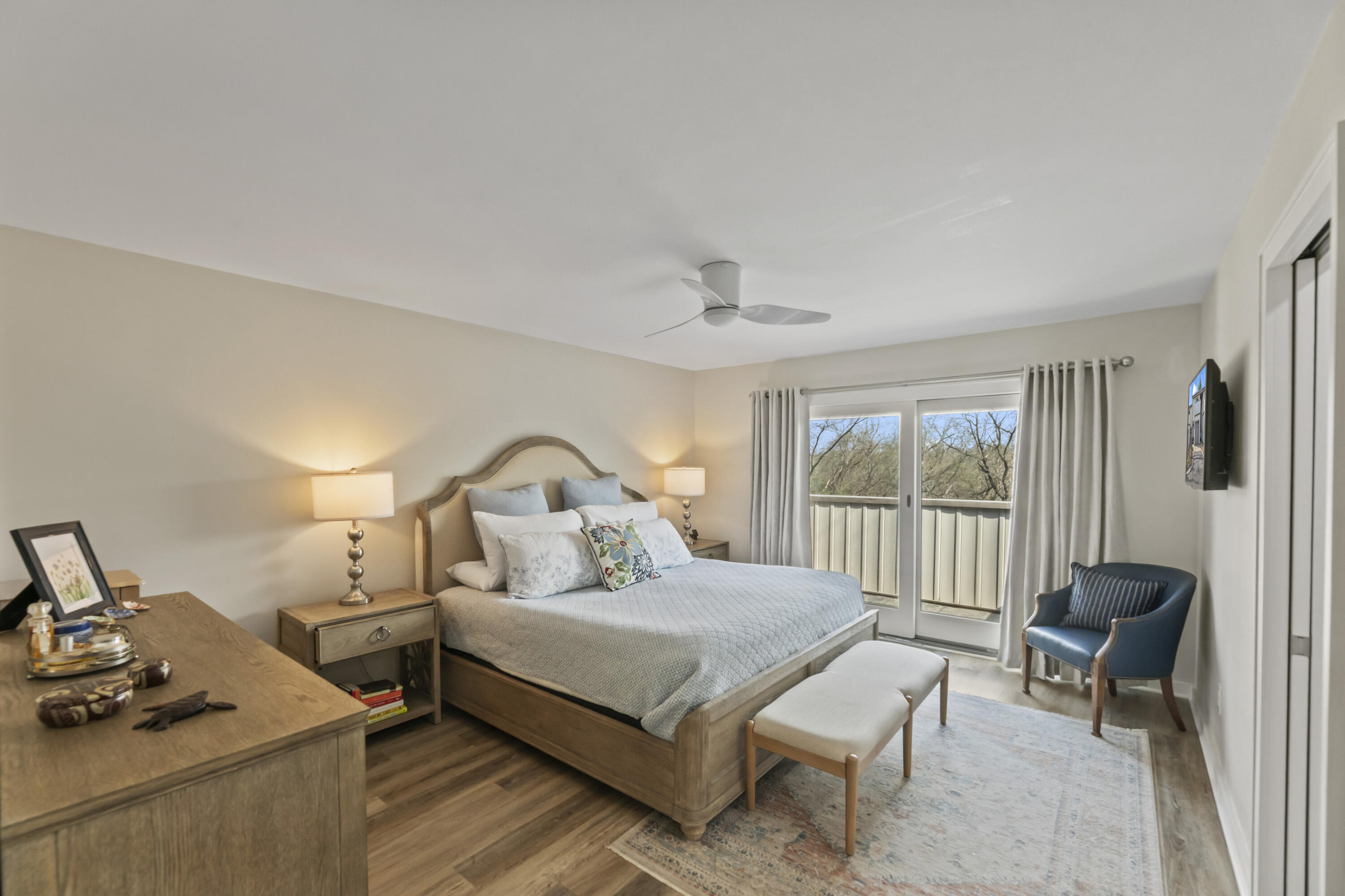 966 Valentine Road Oconomowoc, WI 53066 - Photo 19 of 40 Primary Bed