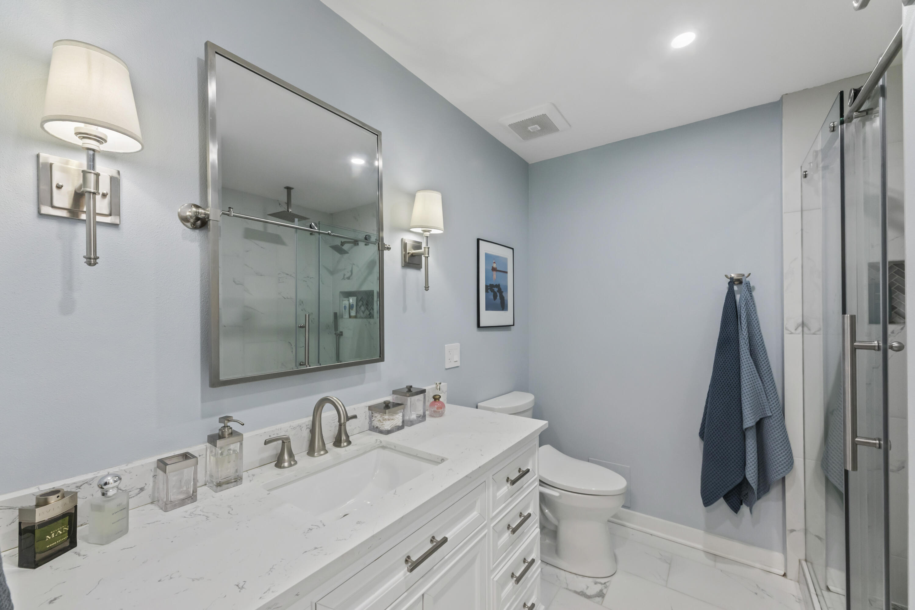 966 Valentine Road Oconomowoc, WI 53066 - Photo 21 of 40 Primary Bath