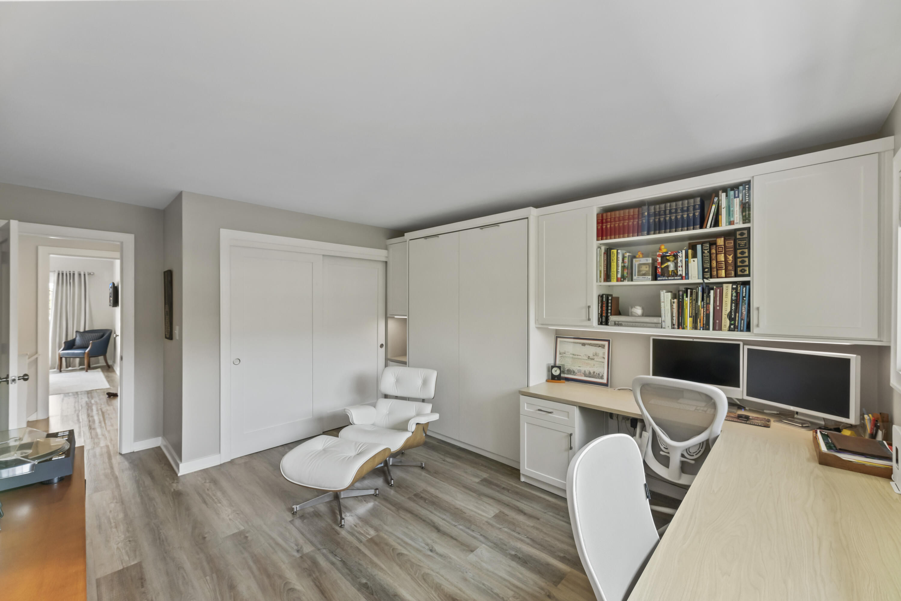 966 Valentine Road Oconomowoc, WI 53066 - Photo 24 of 40 Bed 2