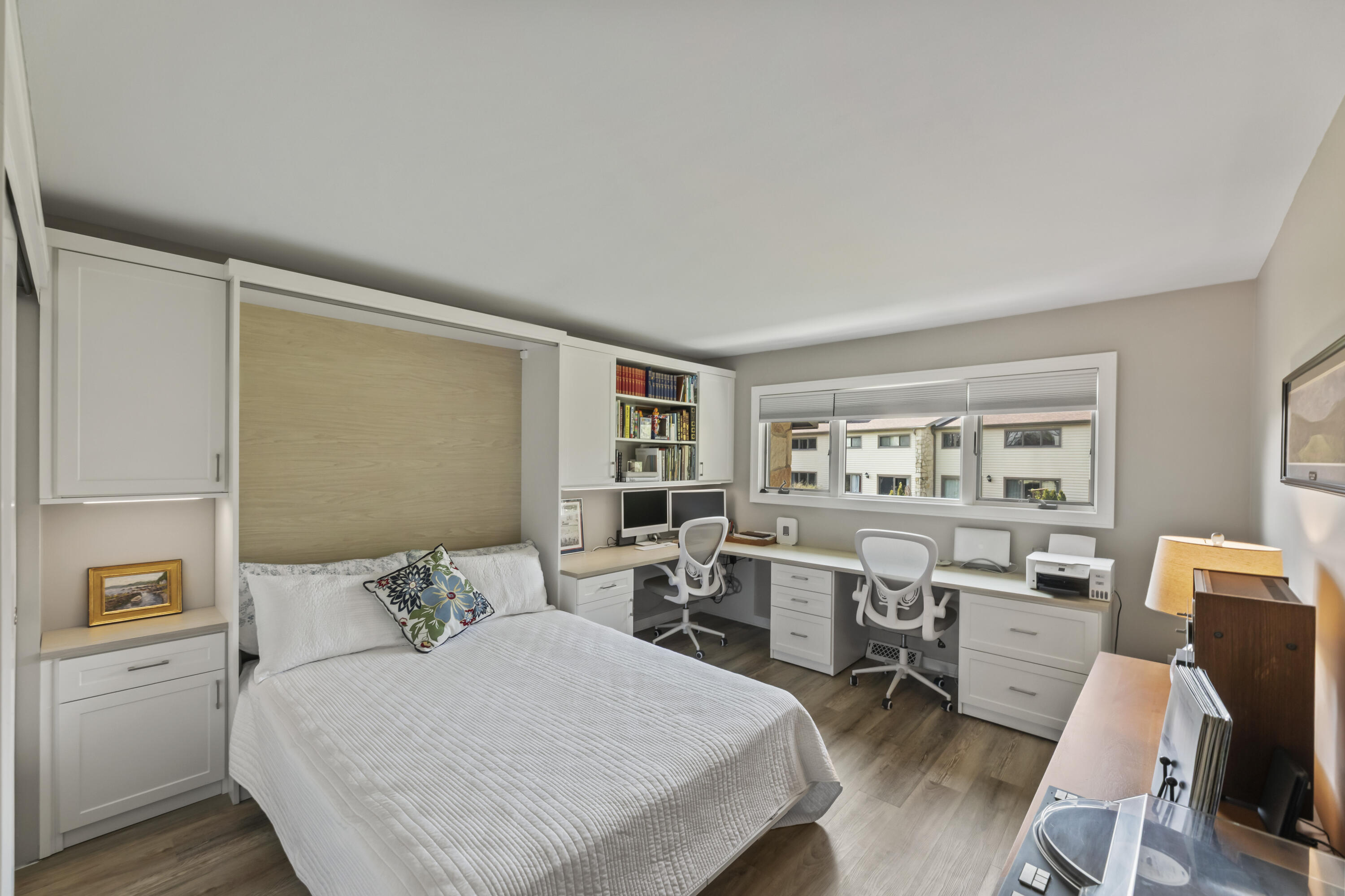 966 Valentine Road Oconomowoc, WI 53066 - Photo 25 of 40 Bed 2