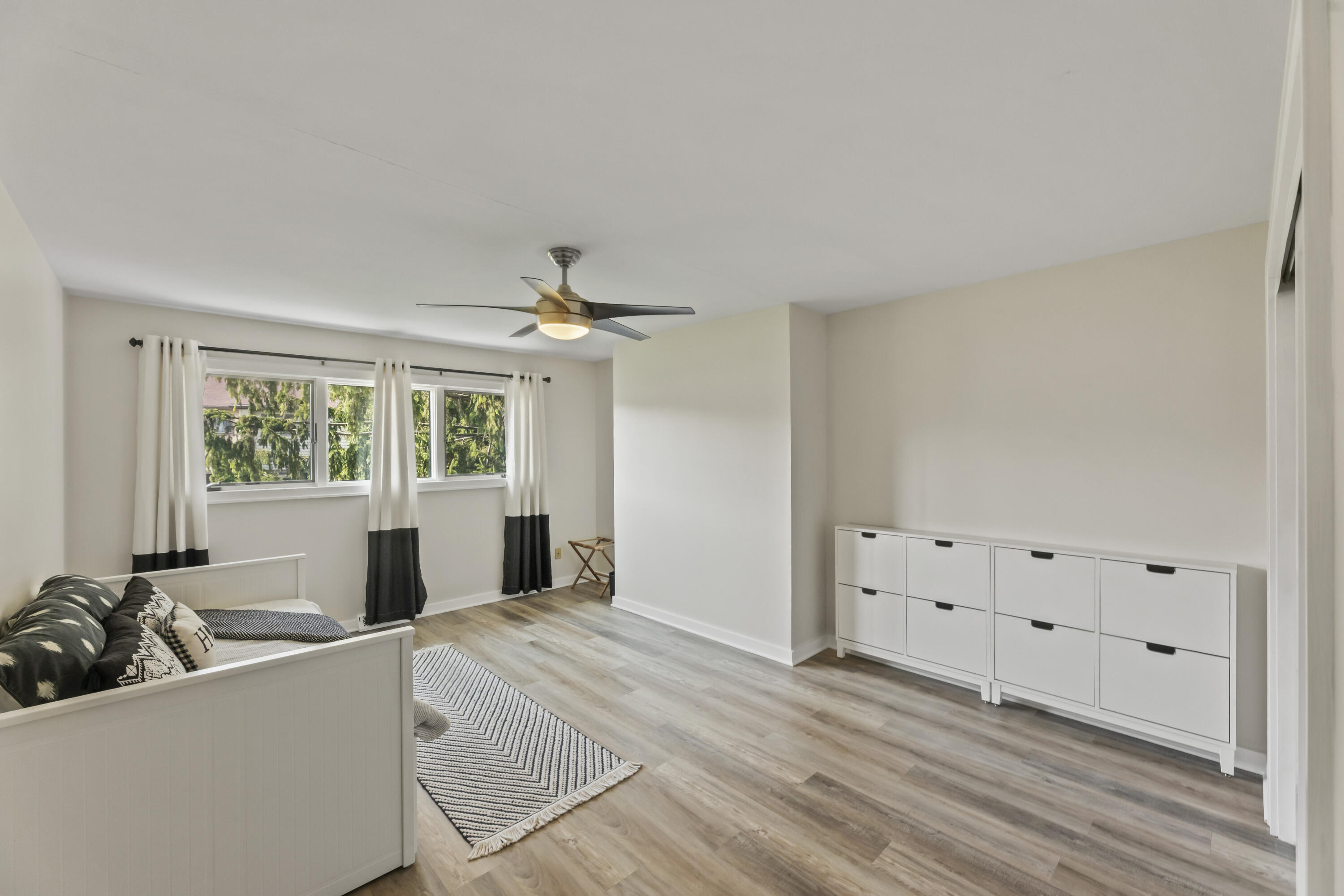 966 Valentine Road Oconomowoc, WI 53066 - Photo 26 of 40 Bed 3