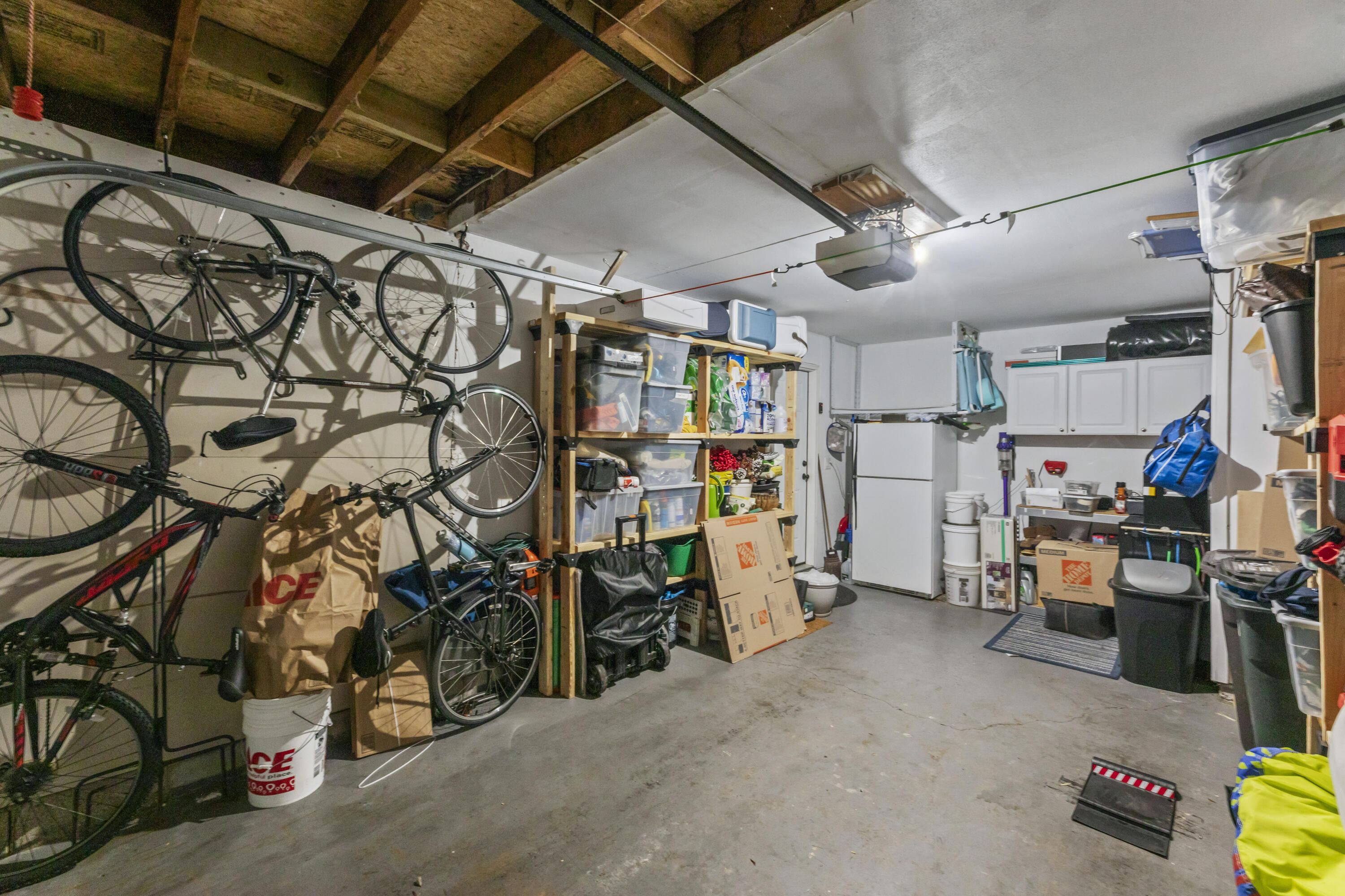 966 Valentine Road Oconomowoc, WI 53066 - Photo 29 of 40 Garage