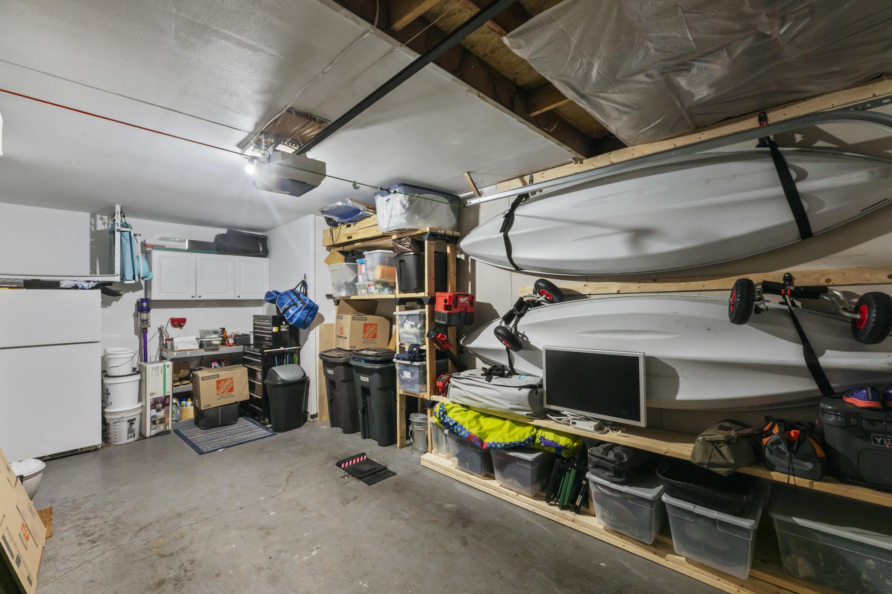 966 Valentine Road Oconomowoc, WI 53066 - Photo 30 of 40 Garage