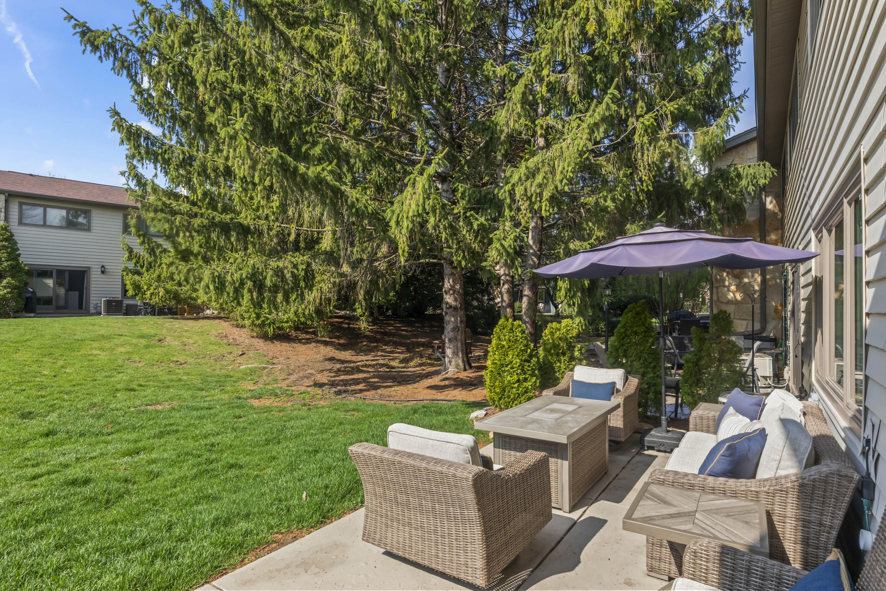 966 Valentine Road Oconomowoc, WI 53066 - Photo 35 of 40 Patio