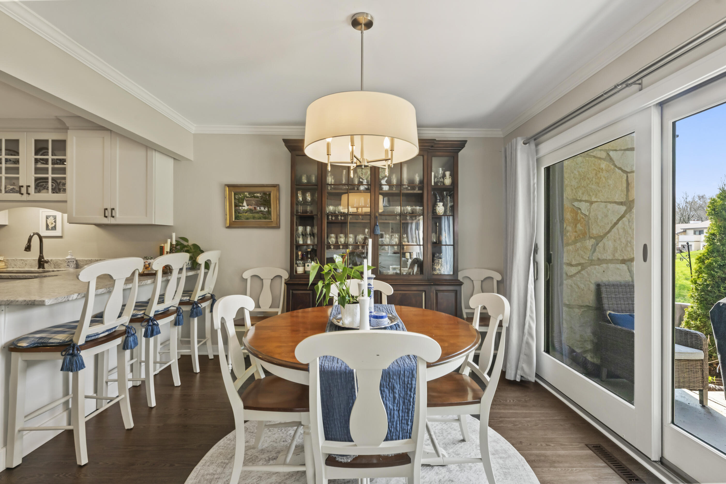 966 Valentine Road Oconomowoc, WI 53066 - Photo 7 of 40 Dining Room