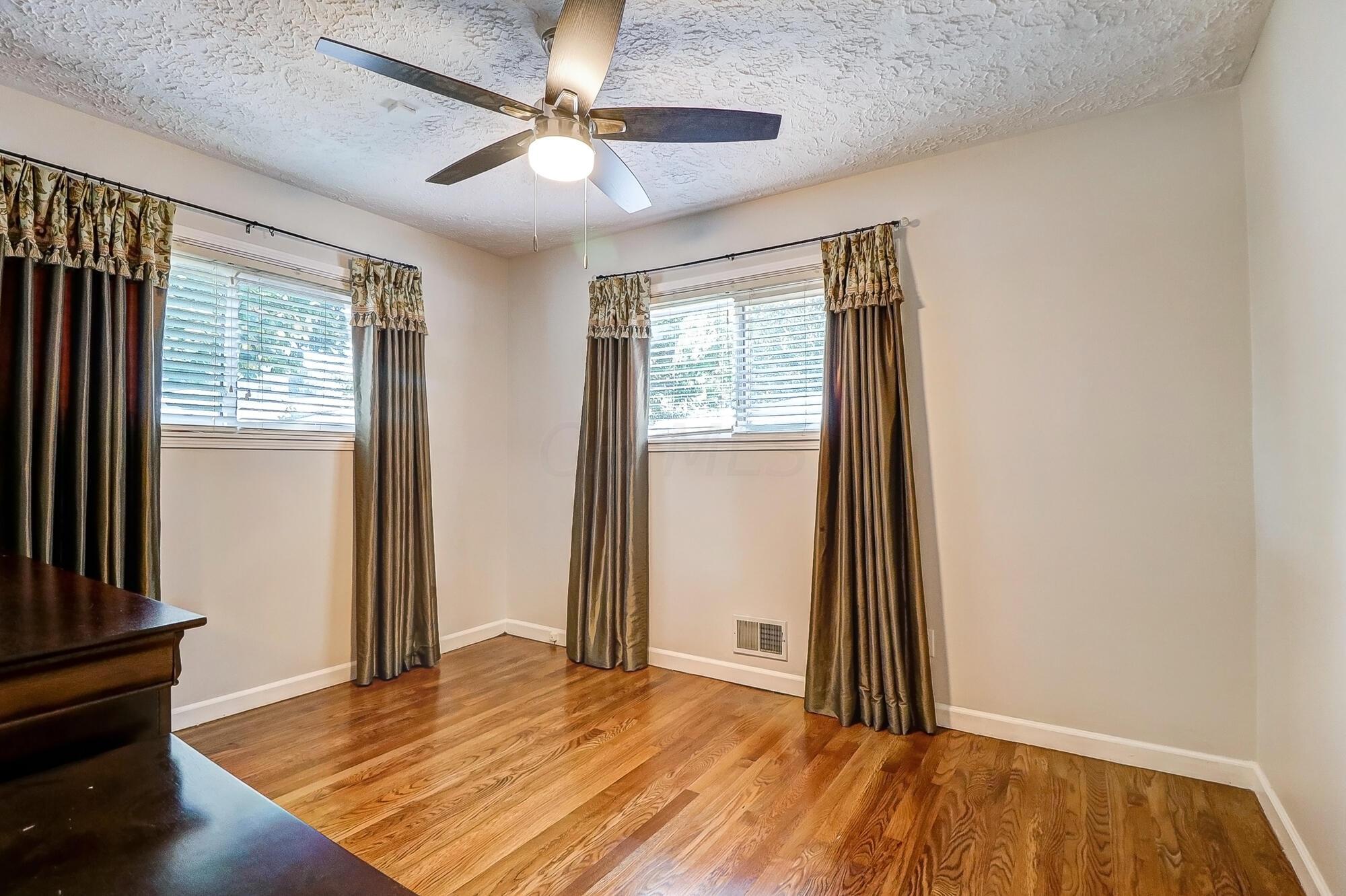 2939 Templeton Road Columbus, OH 43209 - Photo 24 of 33 Bedroom 2