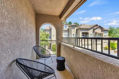 $325,000 | 1259 Milano Drive, Unit 2, West Sacramento, CA 95691