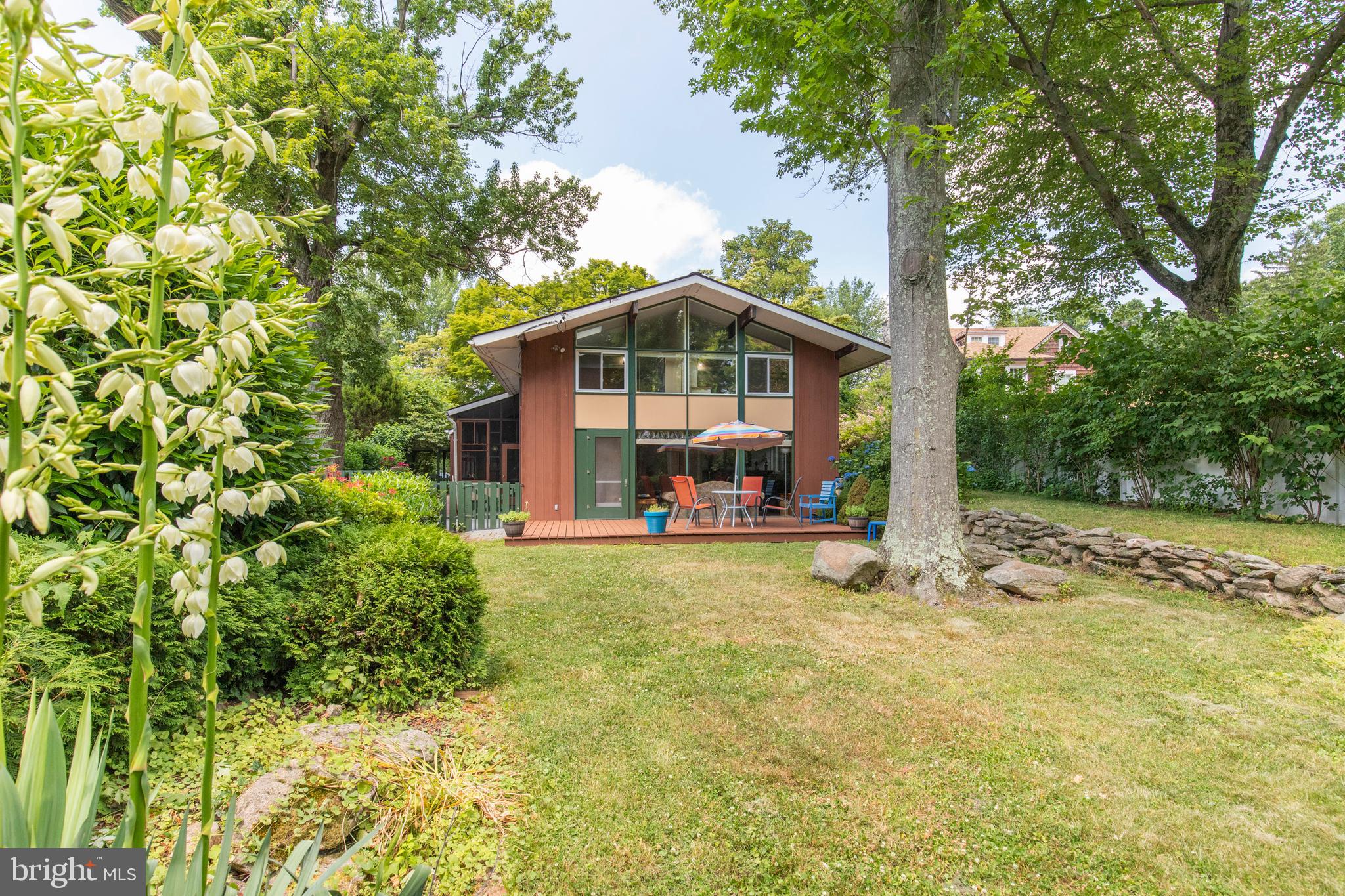 324 Summit Road Springfield, PA 19064 - Photo 2 of 38