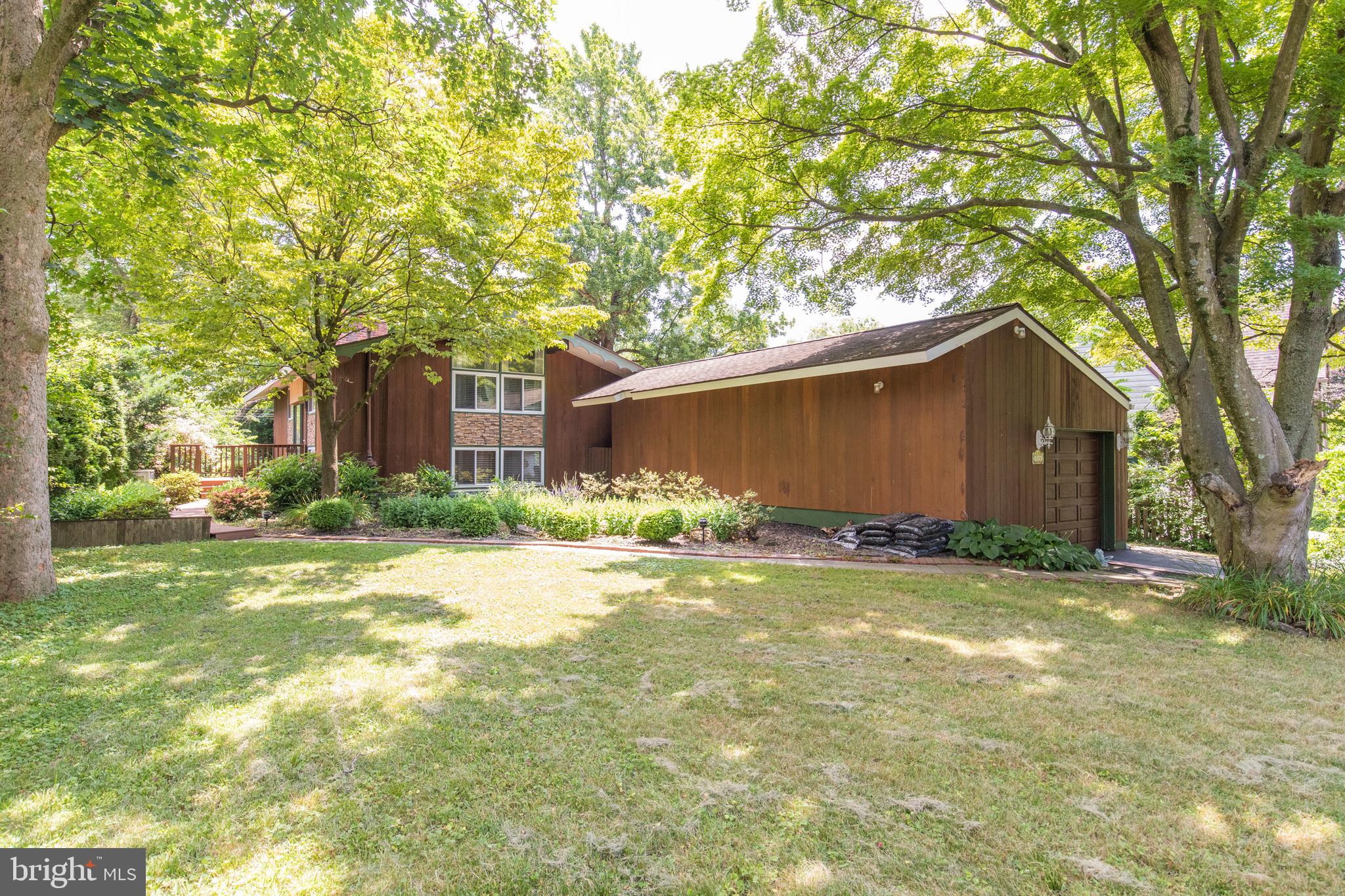 324 Summit Road Springfield, PA 19064 - Photo 3 of 38
