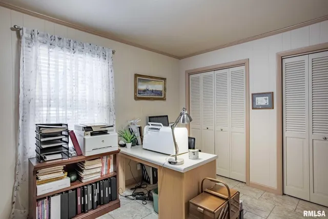 $259,000 | 105 Woodlake Lane, Eldorado, IL 62930