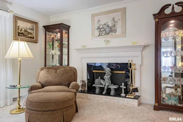 $259,000 | 105 Woodlake Lane, Eldorado, IL 62930