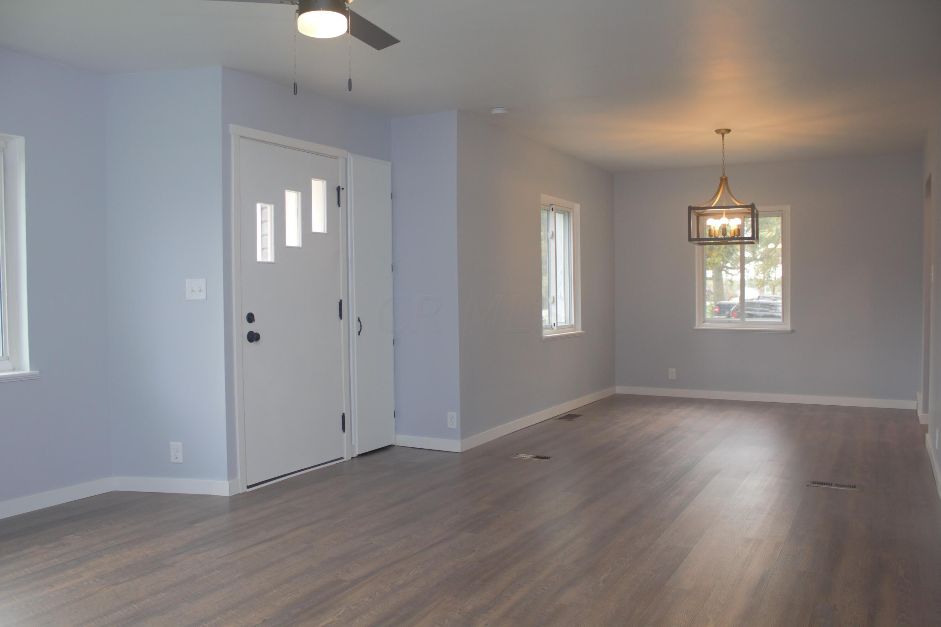 2701 Gooding Road Marion, OH 43302 - Photo 7 of 27 9 Living to Dining