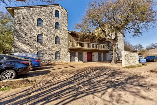 $1,300 | 3506 Speedway, Unit 106, Austin, TX 78705