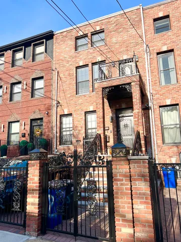 $2,900 | 42 Union Street, Unit 2, Jersey City, NJ 07304
