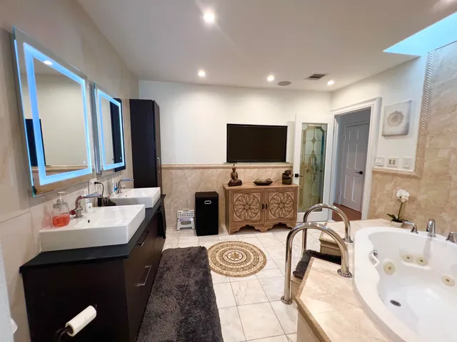 $2,900 | 42 Union Street, Unit 2, Jersey City, NJ 07304