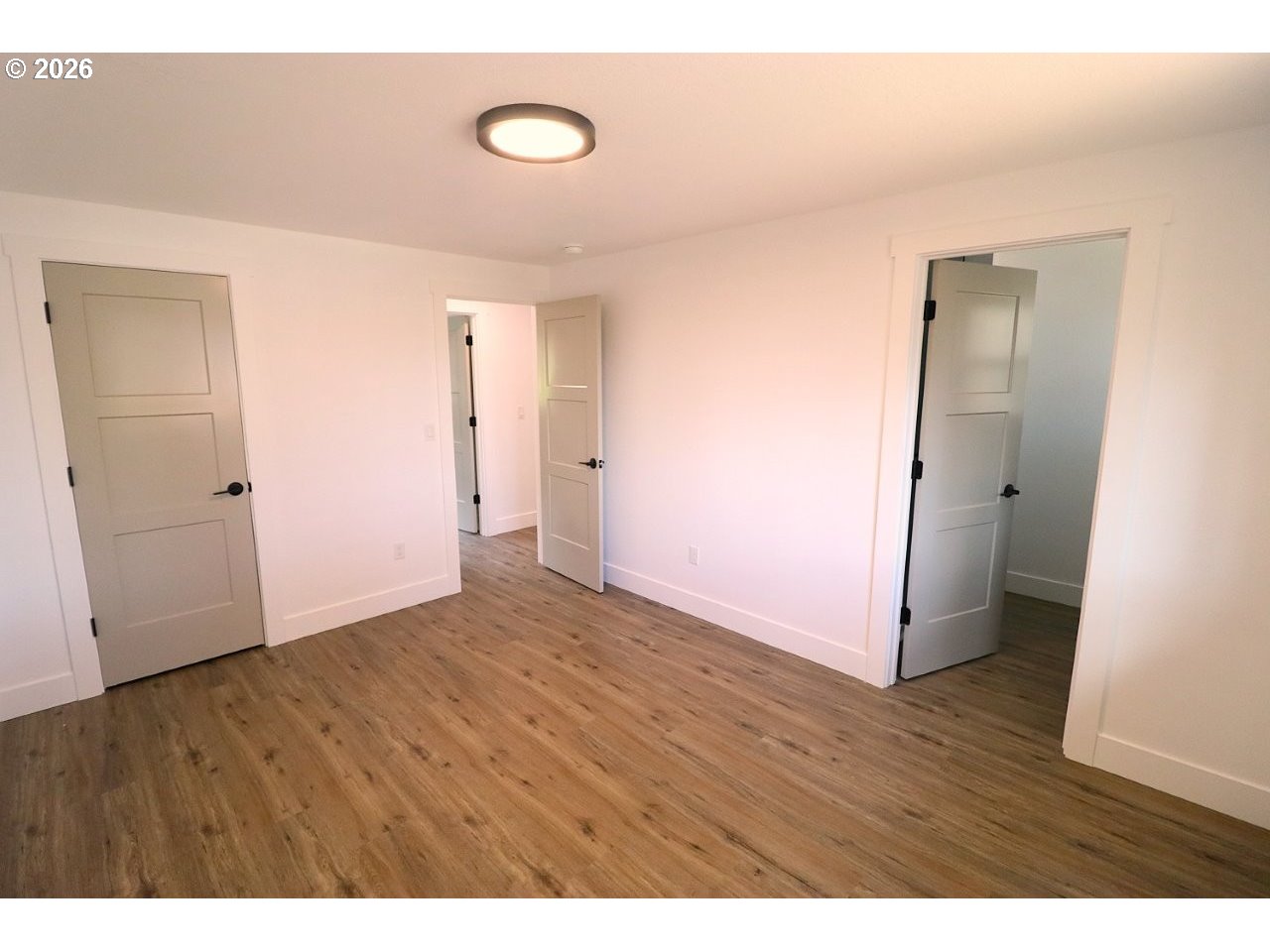77 Shady Loop Springfield, OR 97477 - Photo 11 of 30 Owner's Suite Bathroom