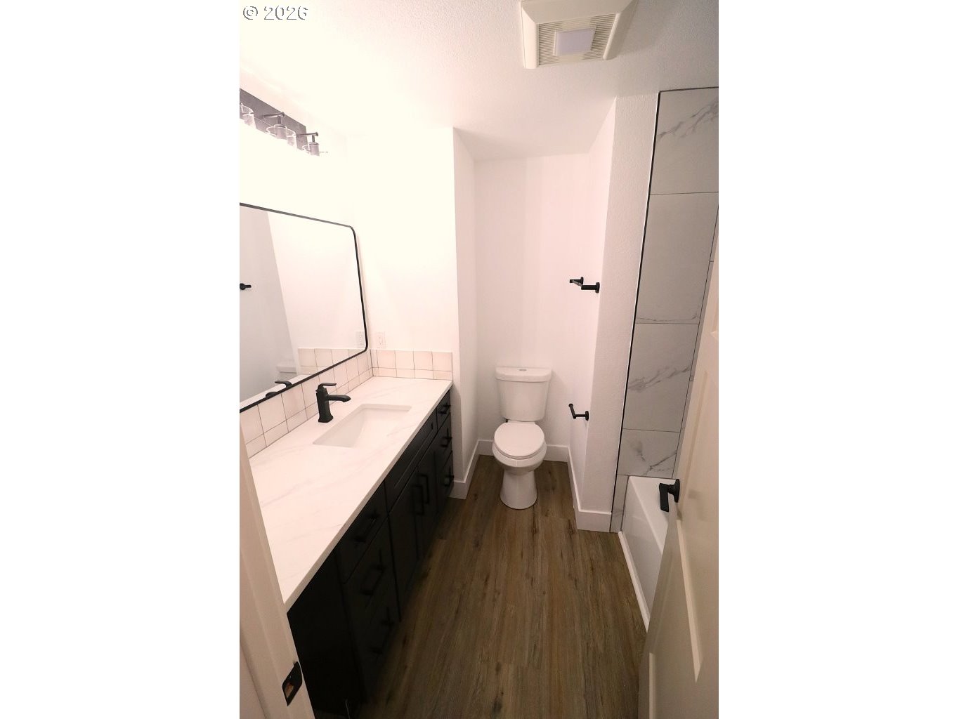 77 Shady Loop Springfield, OR 97477 - Photo 20 of 30 Bathroom