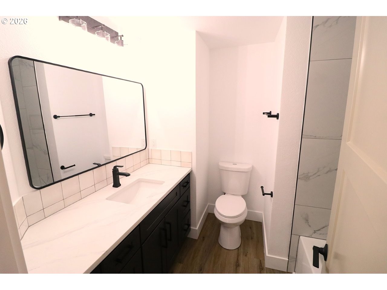 77 Shady Loop Springfield, OR 97477 - Photo 21 of 30 Bathroom