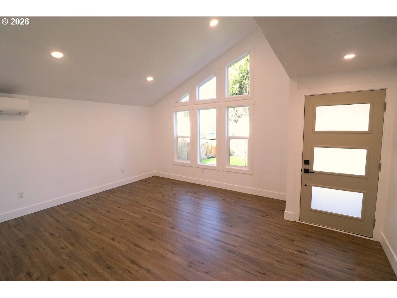 77 Shady Loop Springfield, OR 97477 - Photo 4 of 30 Kitchen/Dining Room