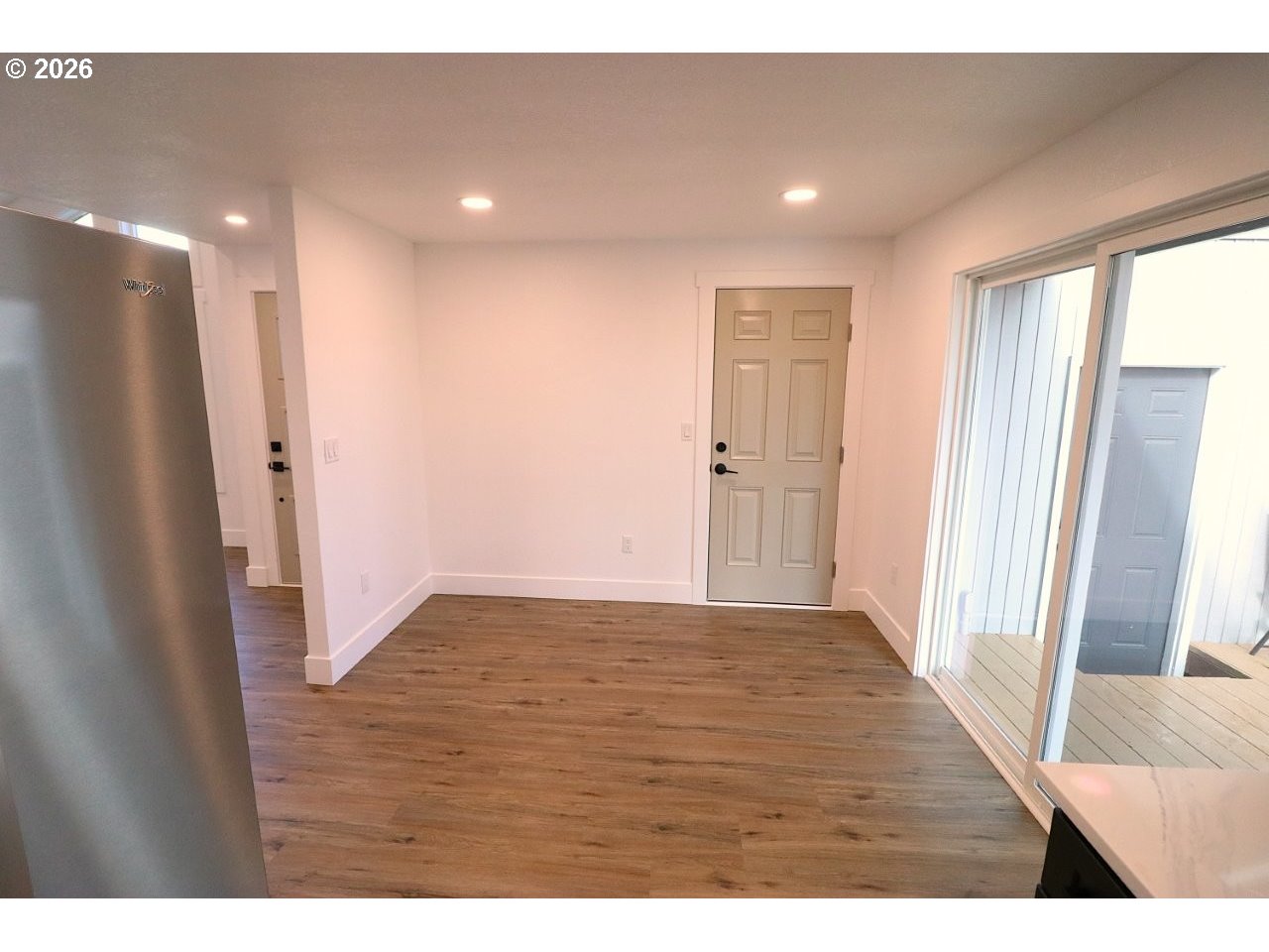 77 Shady Loop Springfield, OR 97477 - Photo 7 of 30 Hallway