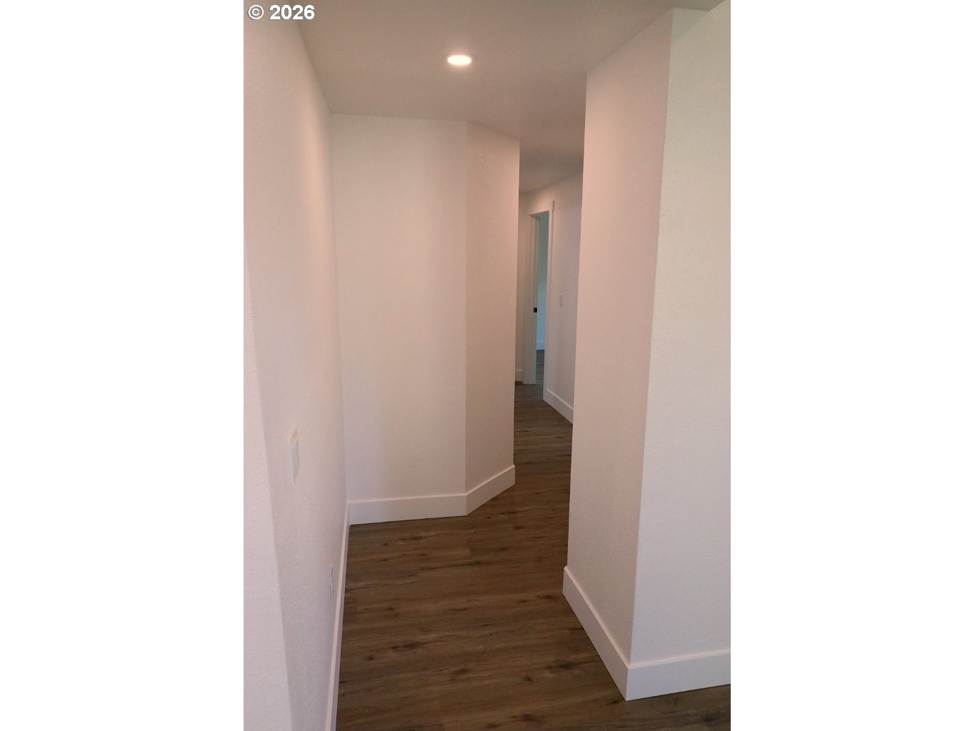 77 Shady Loop Springfield, OR 97477 - Photo 9 of 30 Owner's Suite Bedroom