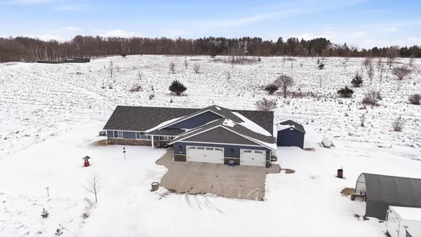 $549,900 | 10185 440th Street, Holdingford, MN 56340