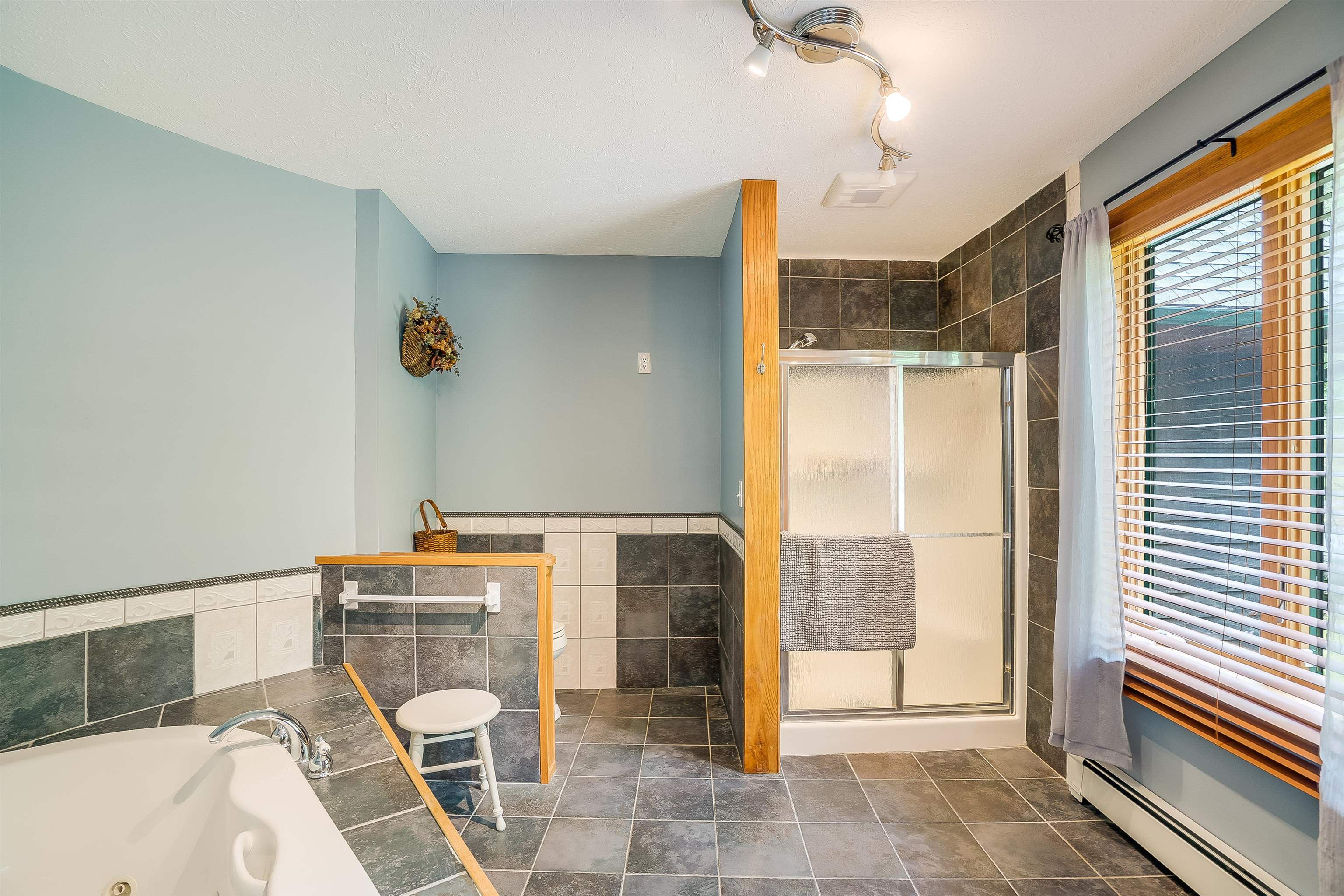 25 Wildwood Road Auburn, NH 03032 - Photo 29 of 40