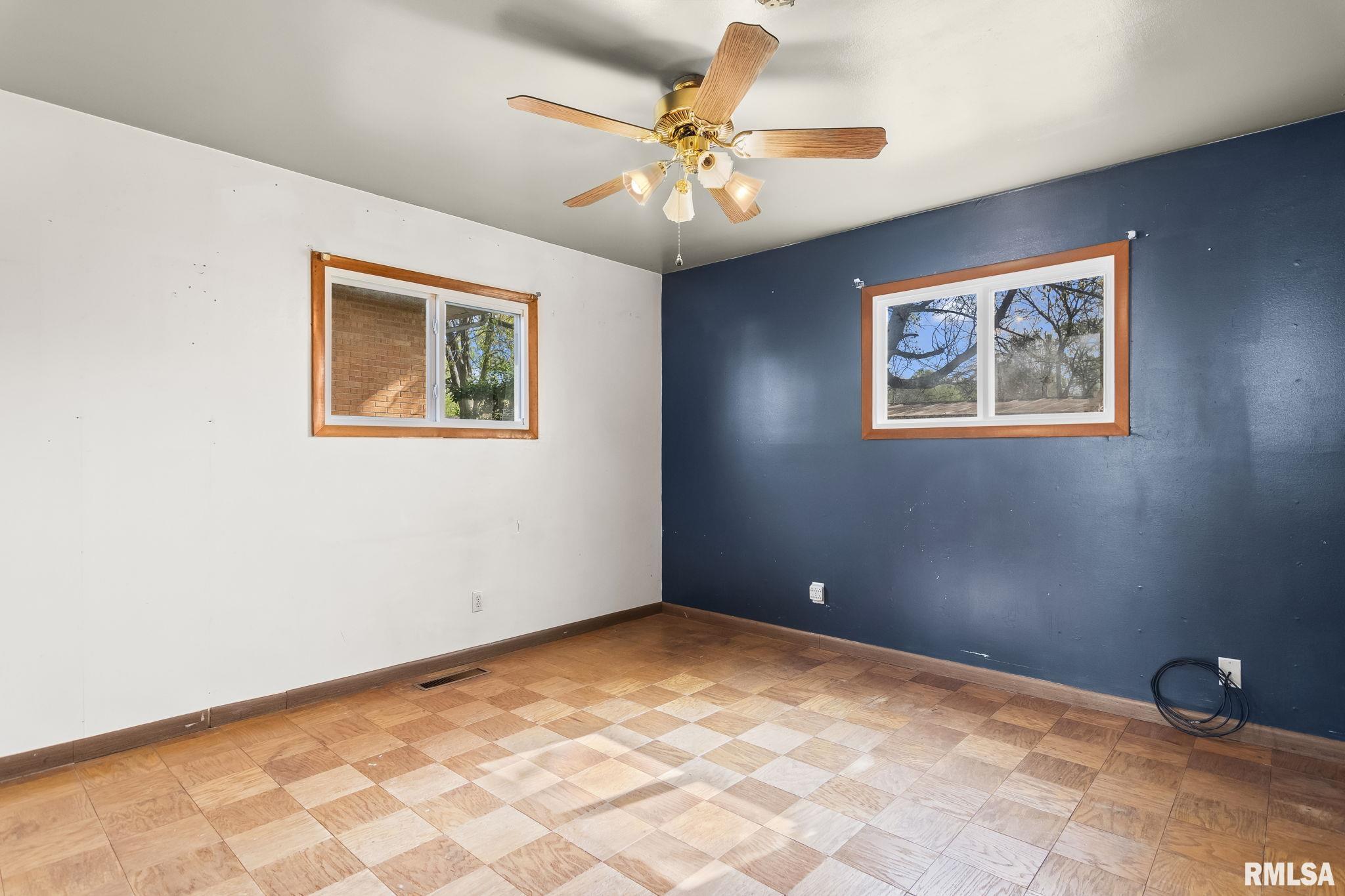 1807 Lee Street Springfield, IL 62703 - Photo 13 of 27